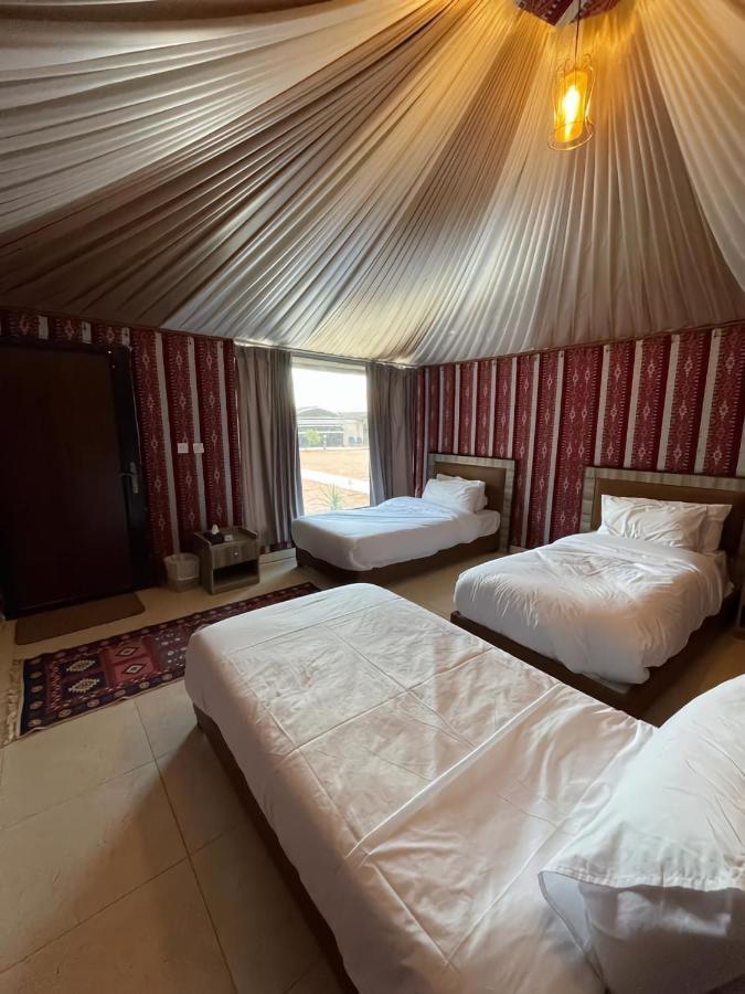 مخيم جبل بردى Jabal Burdah Camp Hotel Wadi Rum Esterno foto